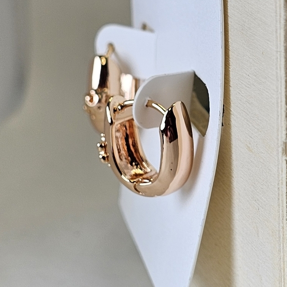 Tory Burch 18k Plated Rose Gold Icon Huggies Earrings New - Picture 3 of 4